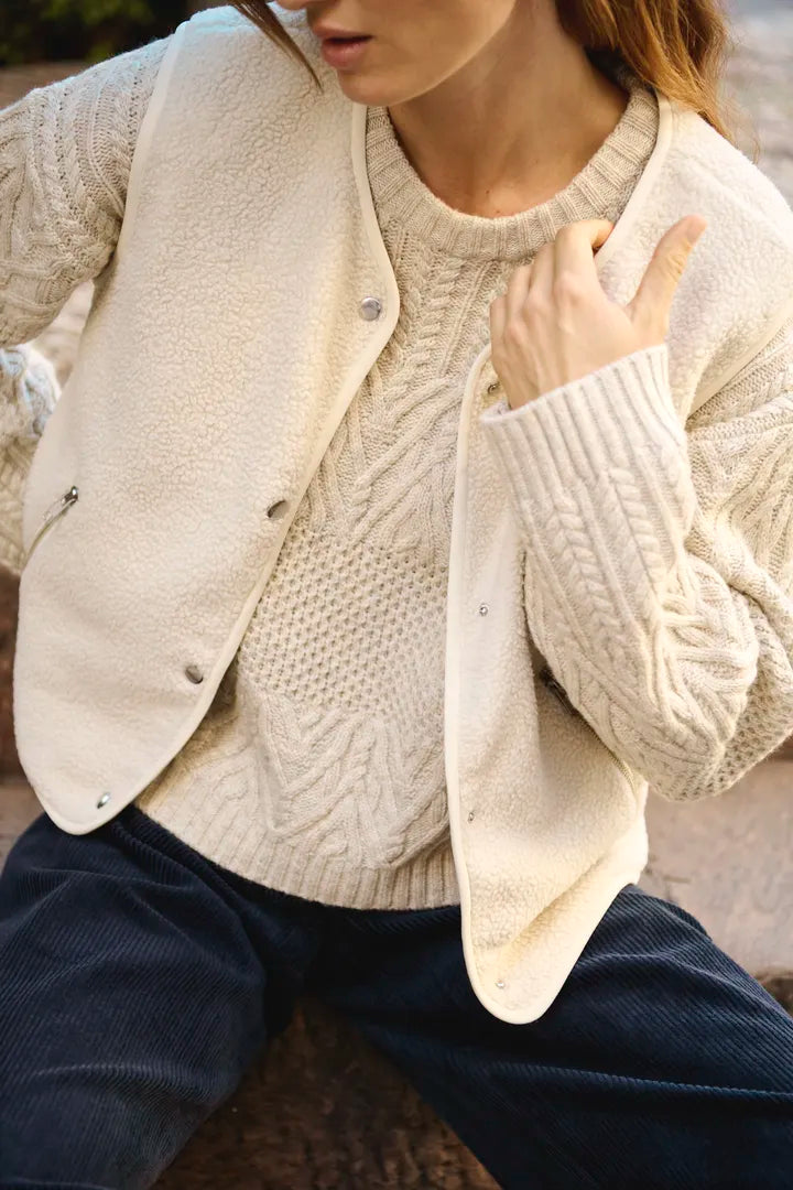 Part Two - Dinky Gilet - Signy