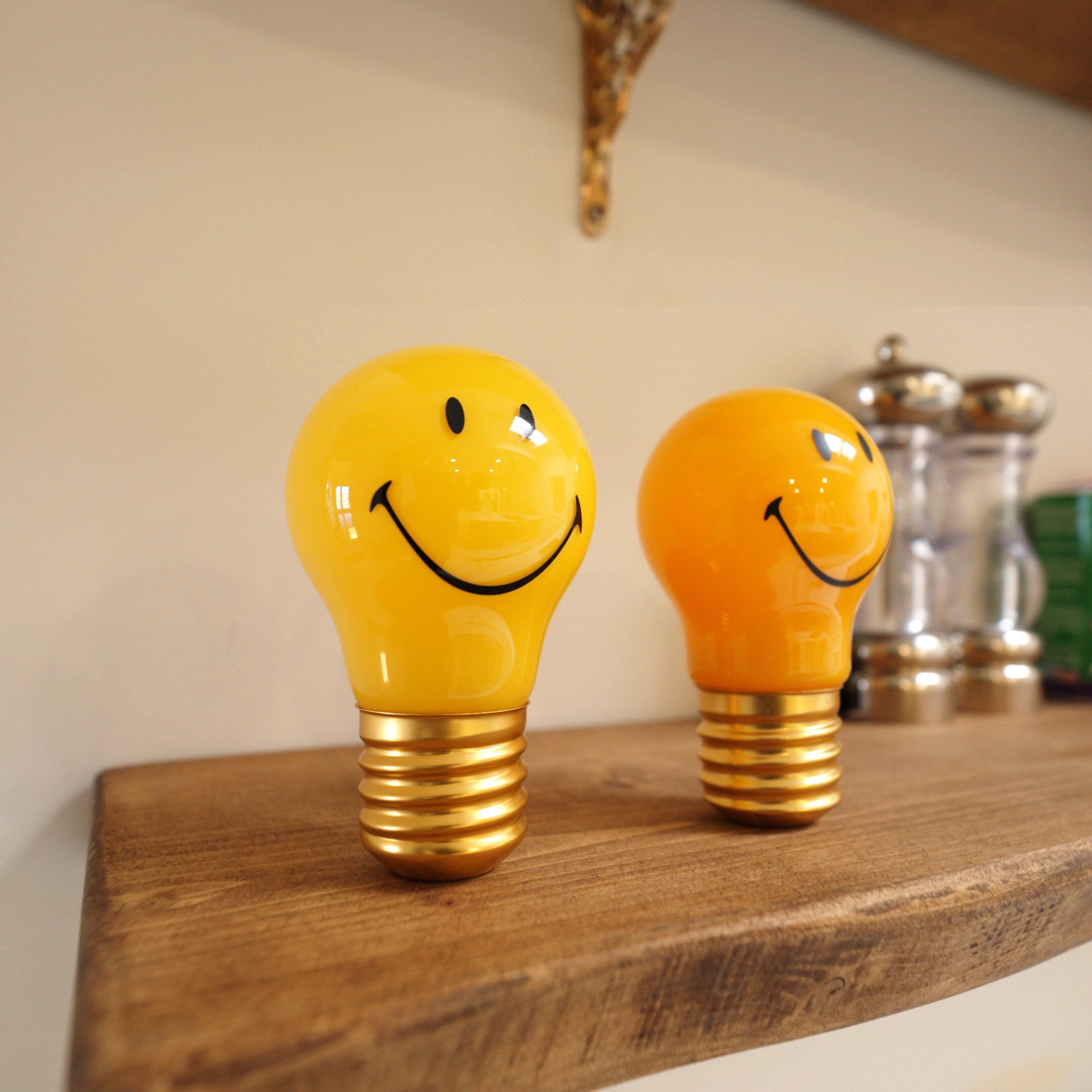 Suck - Smiley Light Bulb