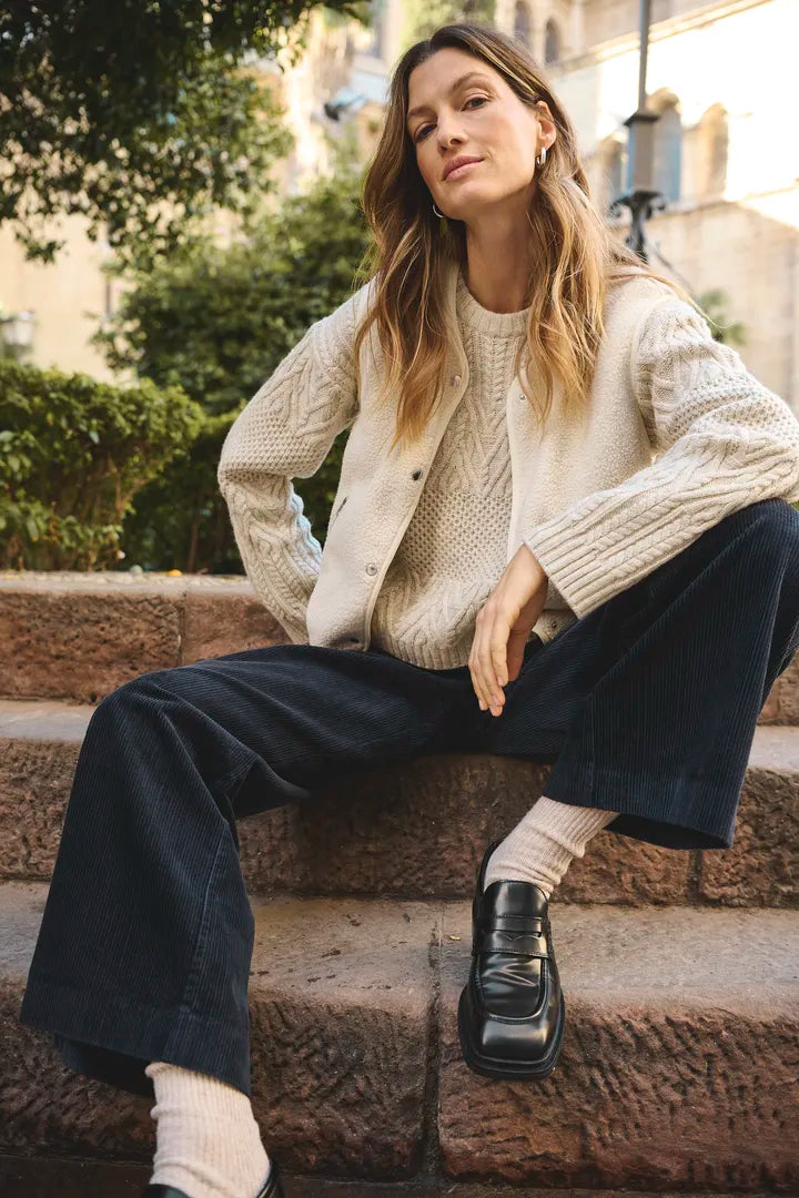 Part Two - Dinky Gilet - Signy