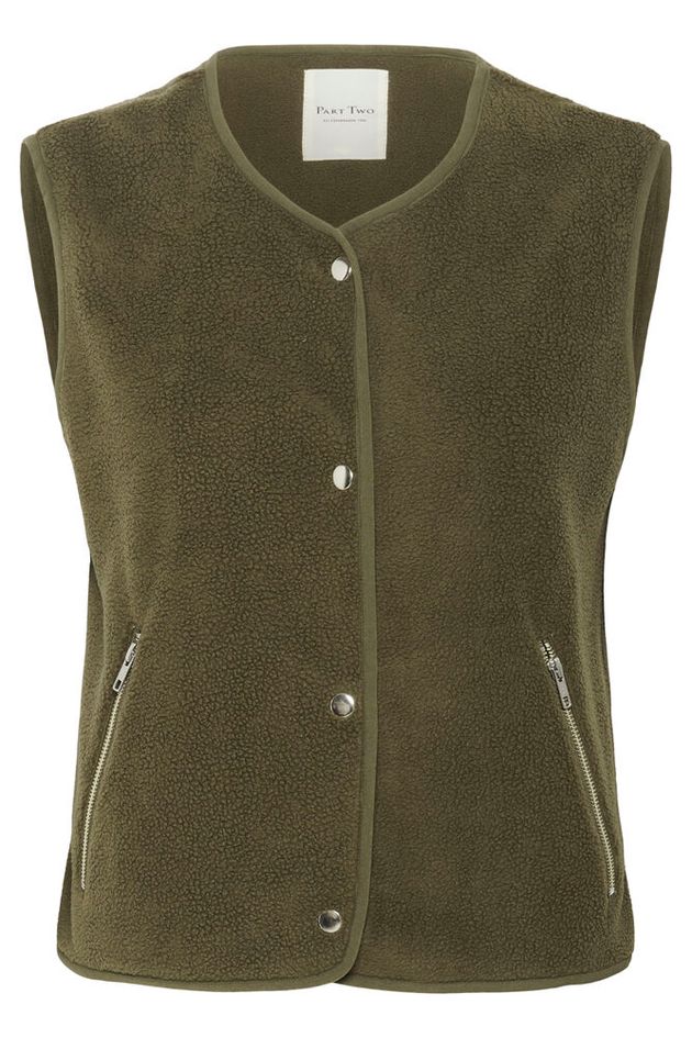 Part Two - Dinky Gilet - Signy