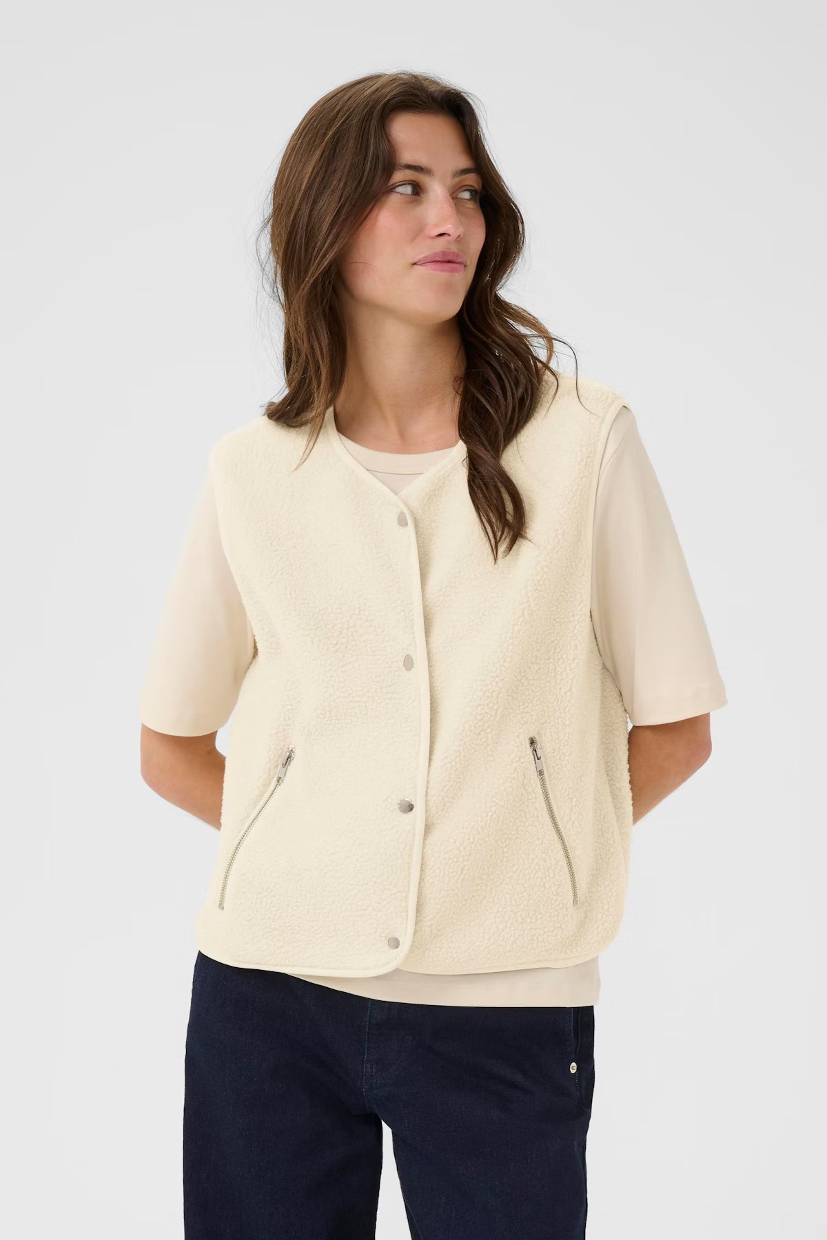 Part Two - Dinky Gilet - Signy