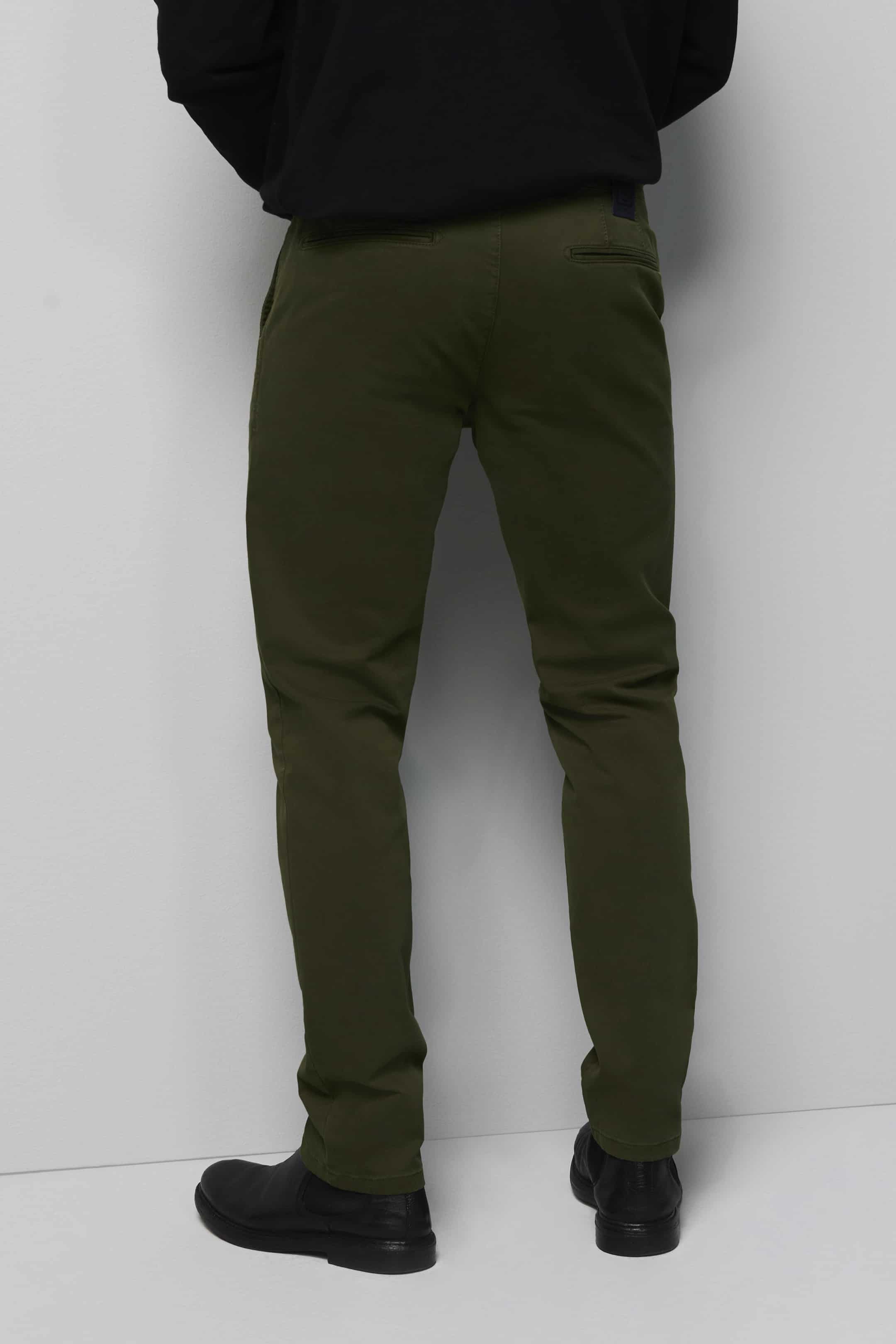 M5 Men's Modern Fit Chino