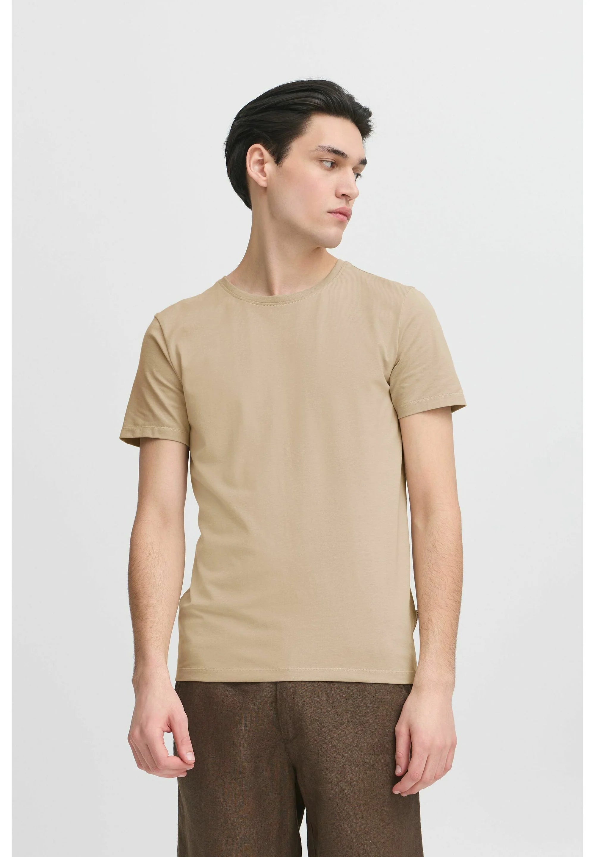Casual Friday - Crew Tee - Davide