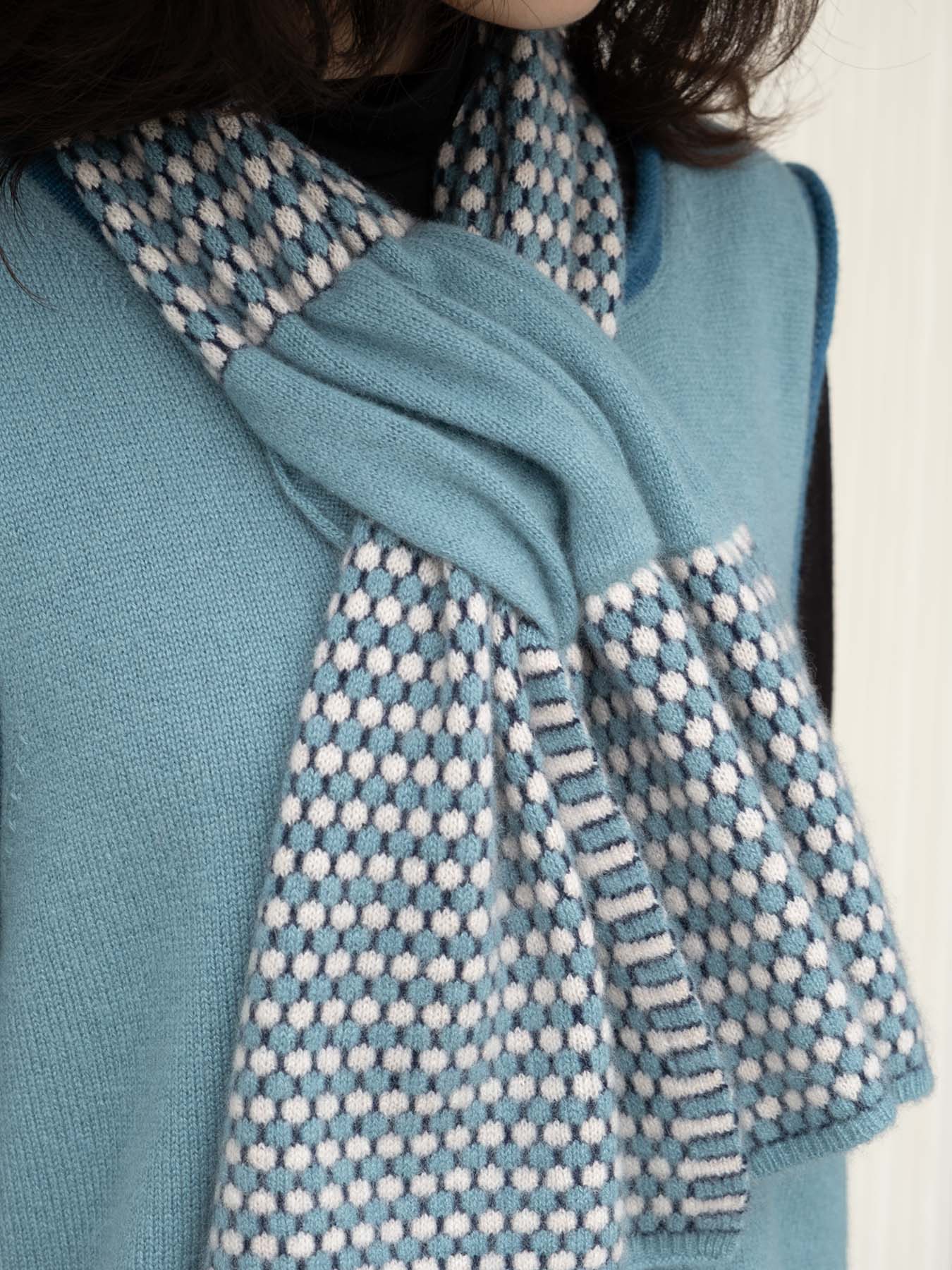 Oats & Rice - Keyhole Scarf