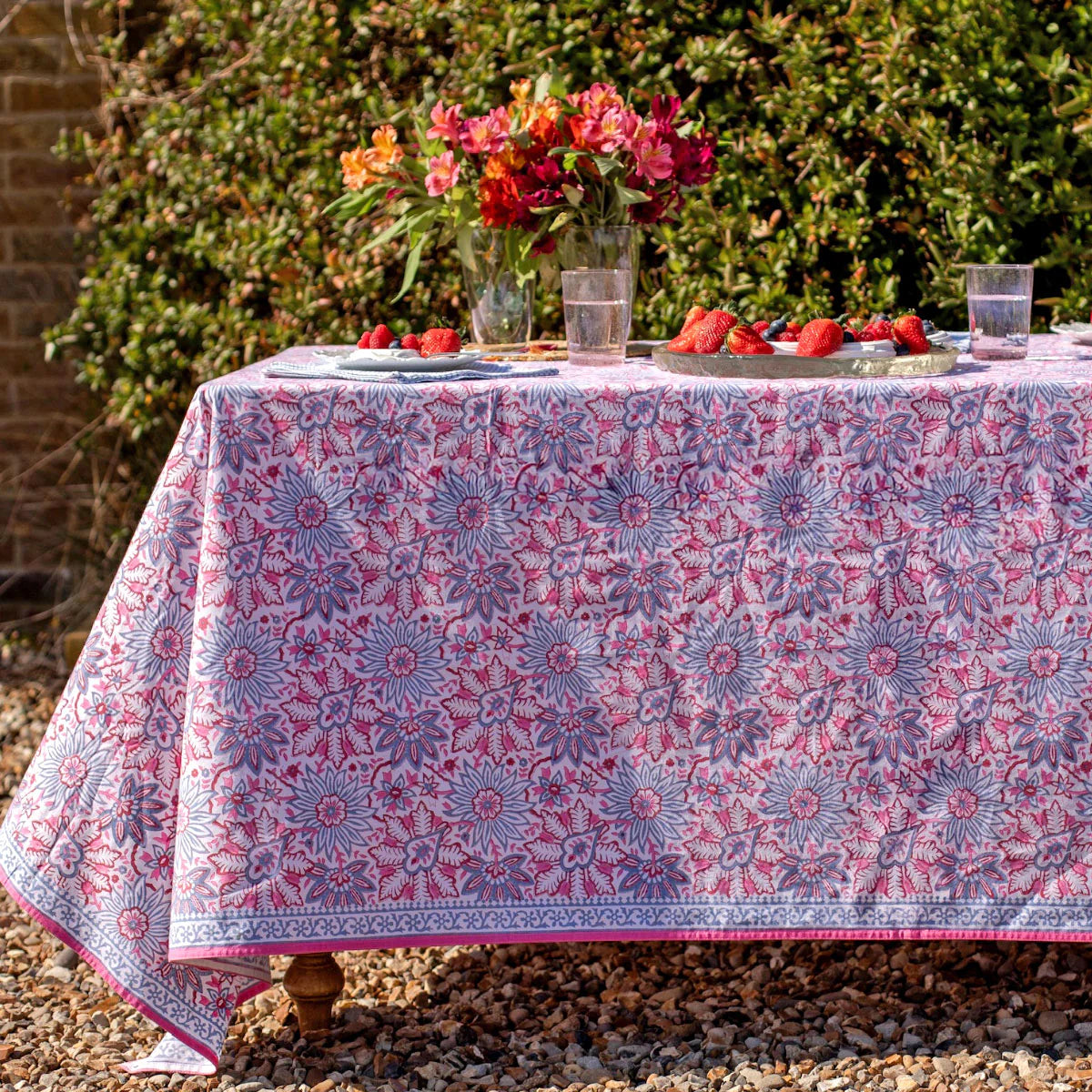 Faro - Tablecloth - Dahlia  170 x 270cm