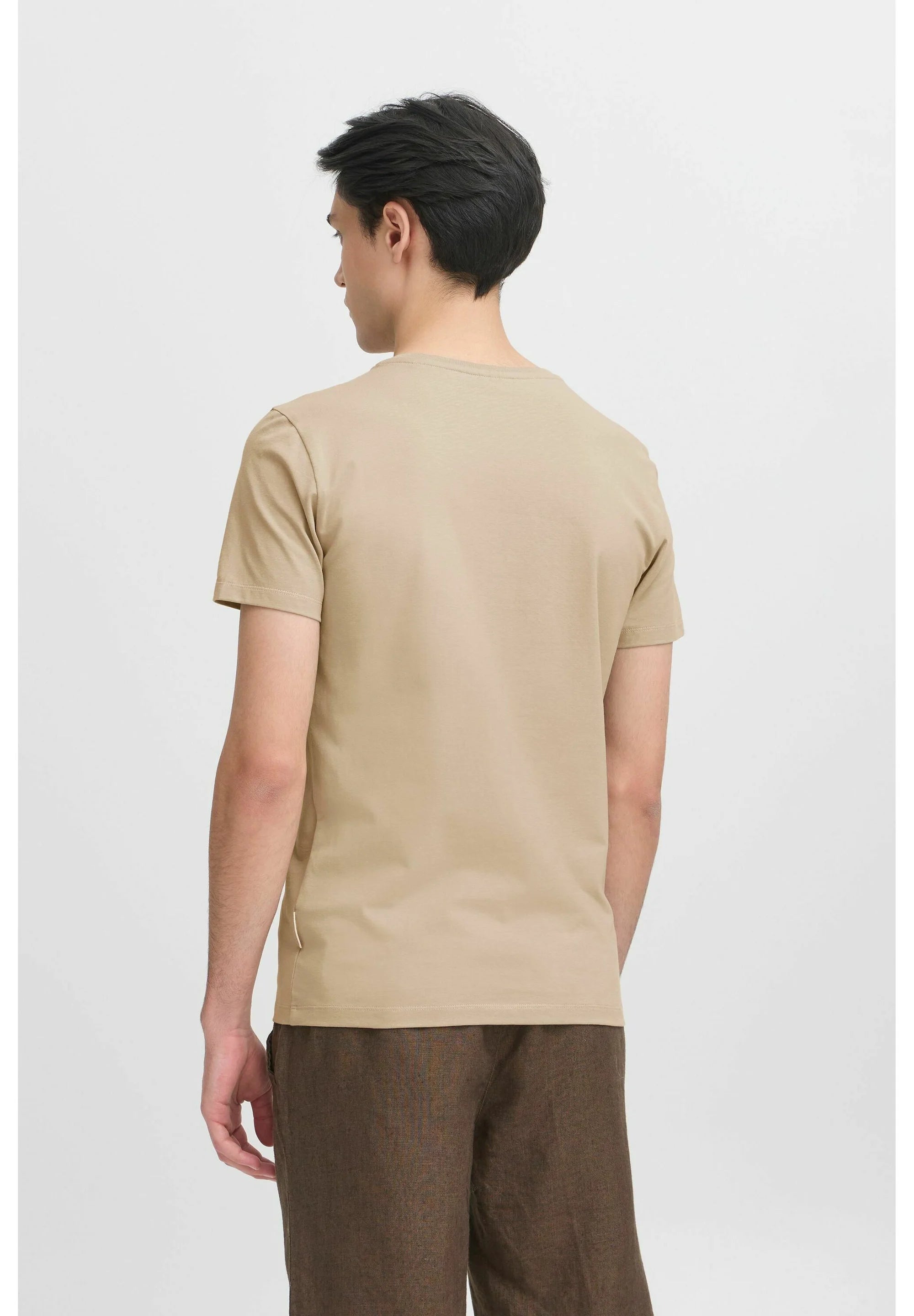 Casual Friday - Crew Tee - Davide