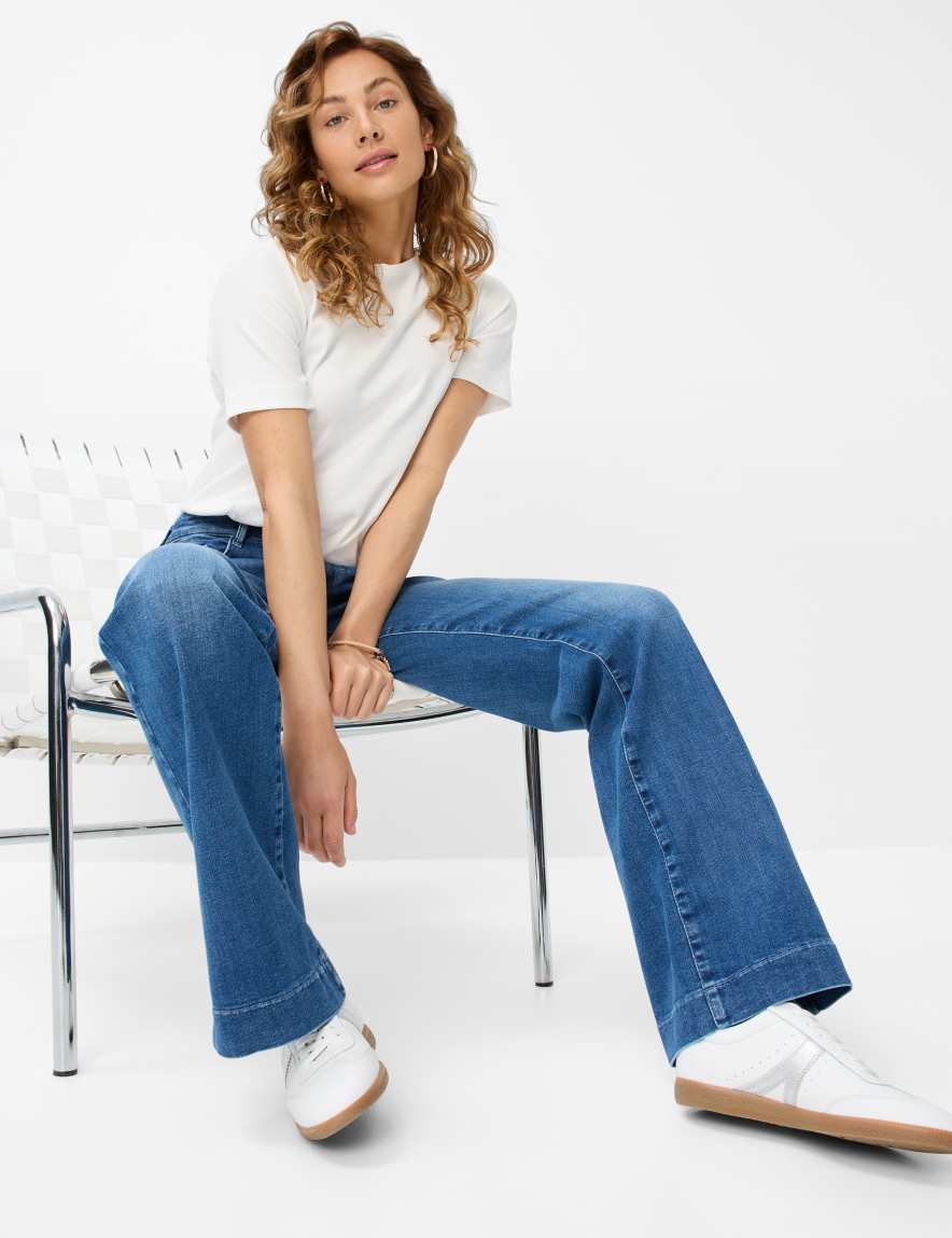 Brax Flared jeans met steekzakken, model 'MAGIC MAINE' in donkerblauw online kopen | P&C Brax Flared jeans met steekzakken, model 'MAGIC MAINE' in donkerblauw online kopen | P&C