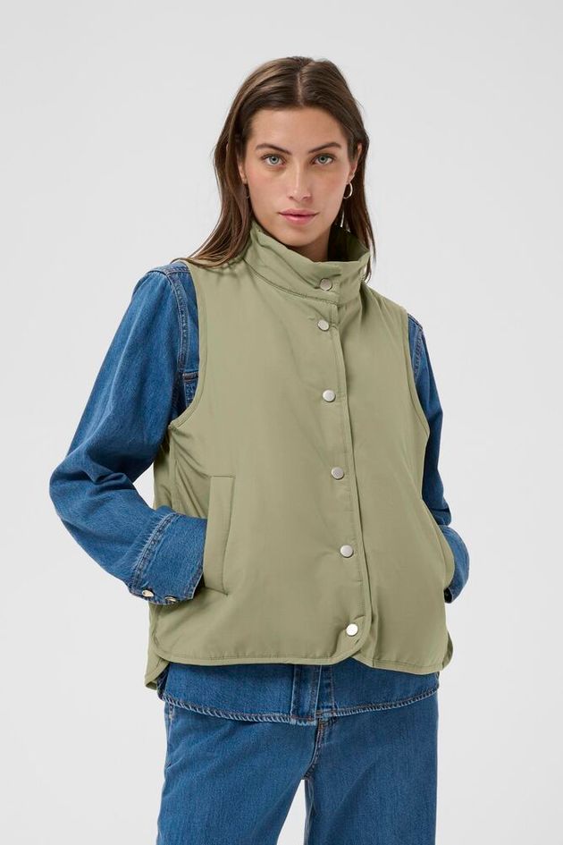 Part Two - Gilet - Yanna